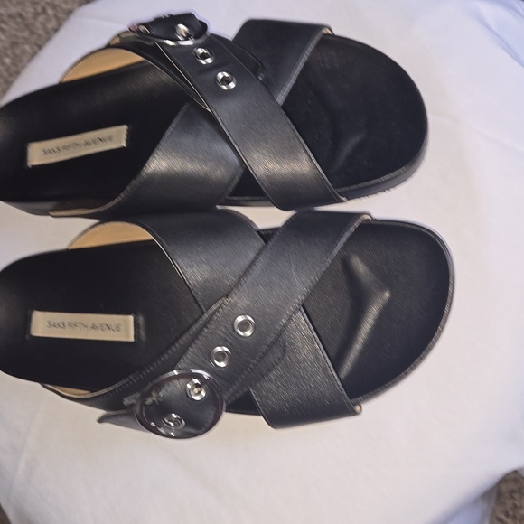 Shoes - Picture 2 of 6